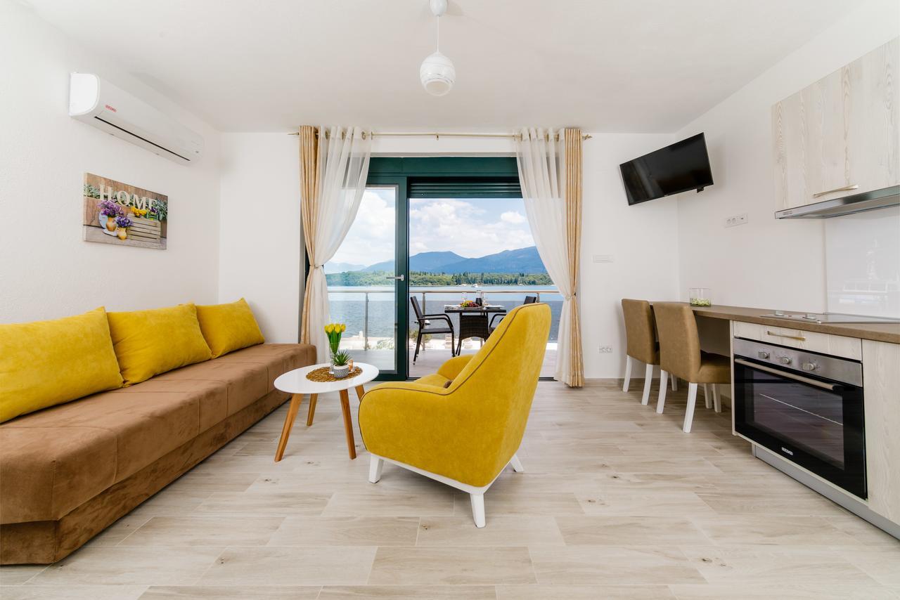 Apartmani Mia Tivat Eksteriør billede